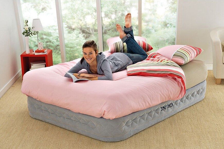 Надувная кровать без встроенного насоса